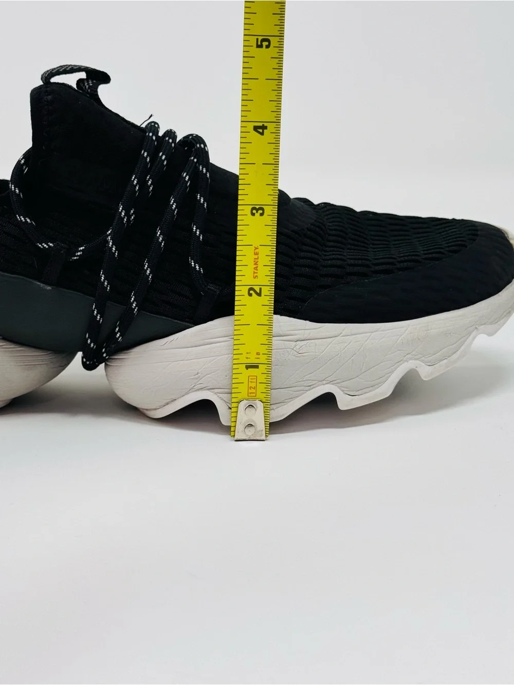 Sorel Kinetic Lace Slip On Sneakers Women 9 Black Mesh Athletic‎ Comfort Shoes